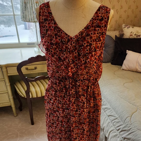 Chic Red Patterned Midi Dress - Picture 1 of 2